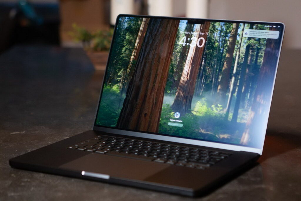 Apple MacBook Pro 14-inch